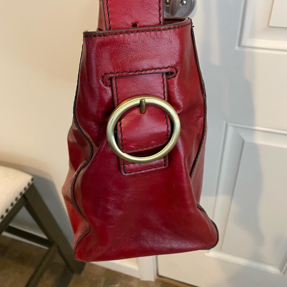 HOBO brand red shoulder bag. Perfect condition. I’ve never used it.